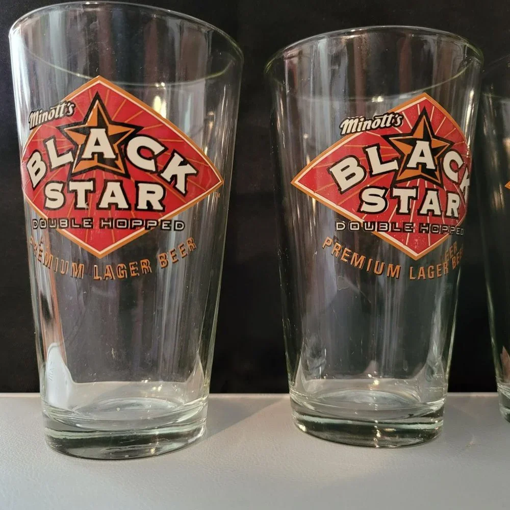 Minott's Black Star Lager Beer Glasses Set of 4 Barware Red Black Logo JJ1500